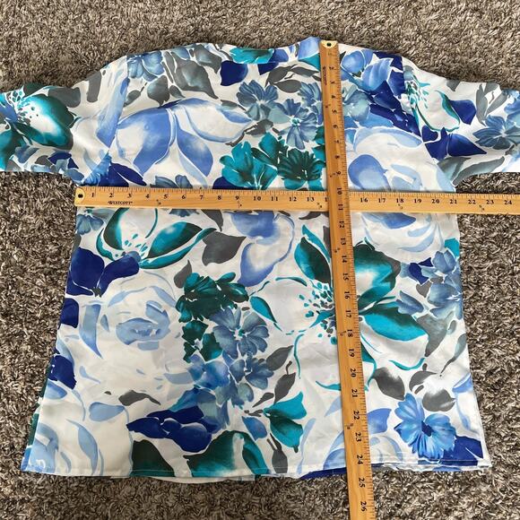 Vintage Blouse Top Size 12 Blue White Floral Short Sleeve Button Casual Office - Picture 12 of 12